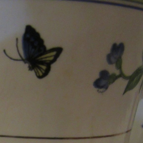 Vintage Victorian Porcelain Footed Floral Tea Set 3 Cups/4 Plates - Picture 14 of 15